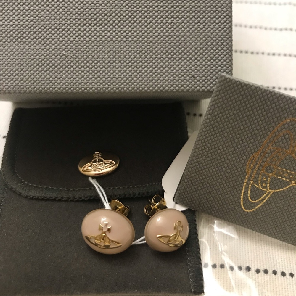 Vivienne Westwood logo earring.
